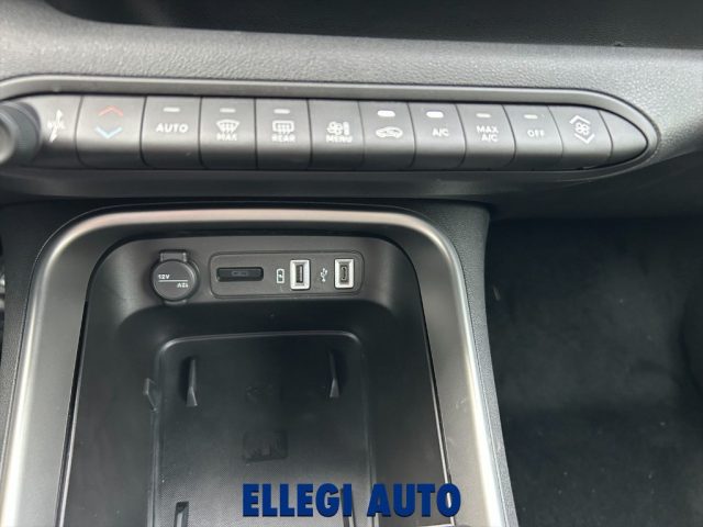 JEEP Avenger usata, con Autoradio digitale