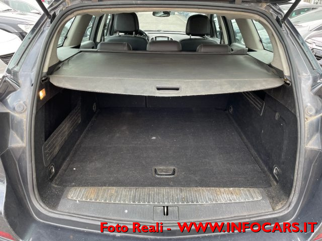 OPEL Astra usata, con Luci diurne