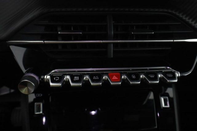 PEUGEOT 2008 usata 11