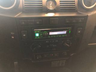 LAND ROVER Defender usata, con MP3