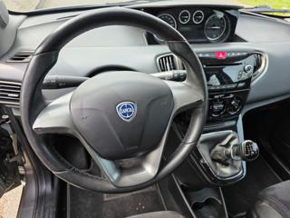 LANCIA Ypsilon usata, con MP3