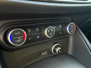 ALFA ROMEO Stelvio usata, con Sedile posteriore sdoppiato