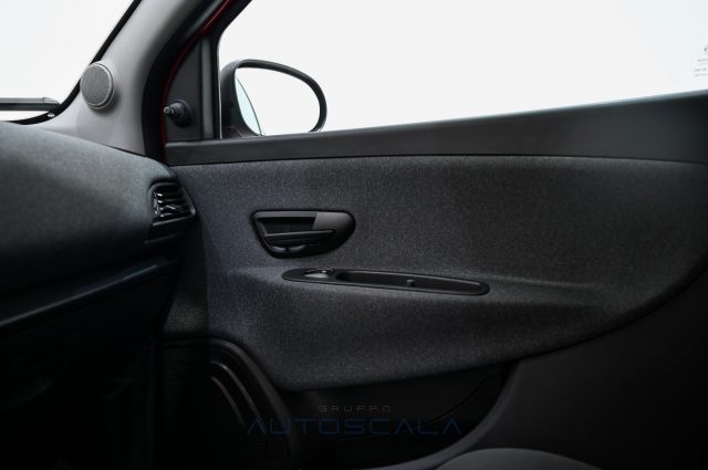 LANCIA Ypsilon usata, con Luci diurne LED