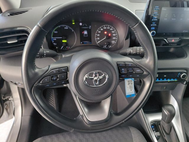 TOYOTA Yaris usata, con Fari LED