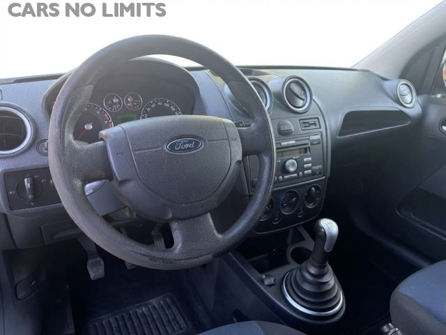 FORD Fiesta usata, con Autoradio