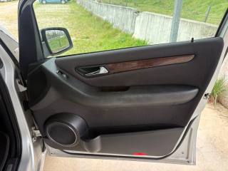 MERCEDES-BENZ A 160 usata, con Isofix