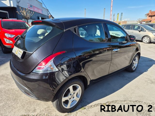 LANCIA Ypsilon usata, con Fendinebbia
