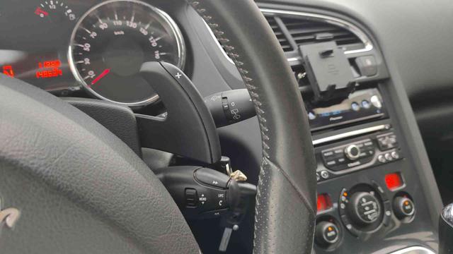 PEUGEOT 5008 usata, con Fendinebbia