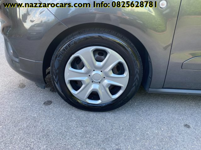 FORD Tourneo Courier usata, con Sedile posteriore sdoppiato