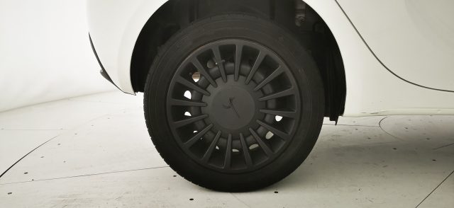LANCIA Ypsilon usata, con MP3