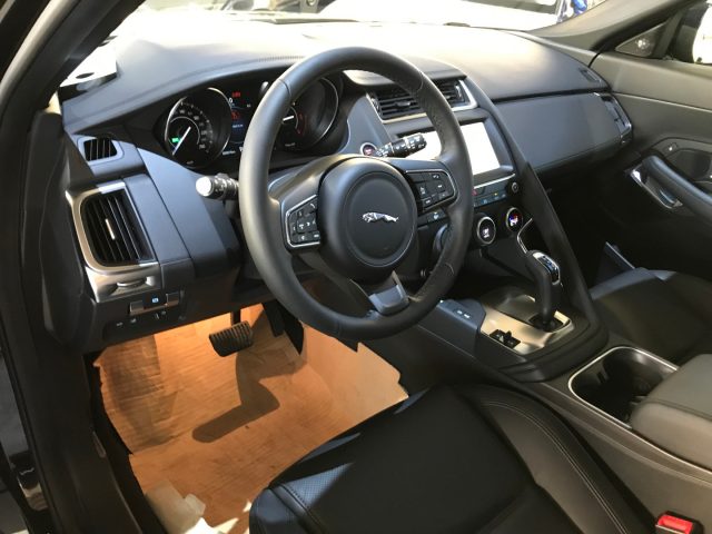 JAGUAR E-Pace usata, con Climatizzatore