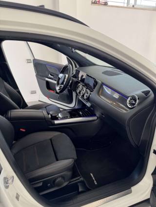 MERCEDES-BENZ GLA 200 usata, con Cruise Control