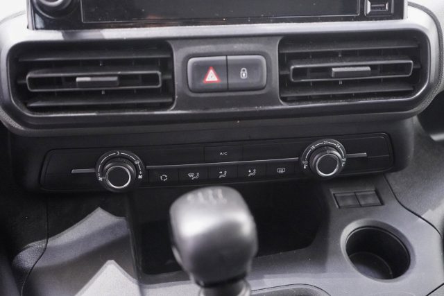 PEUGEOT Rifter usata, con Touch screen