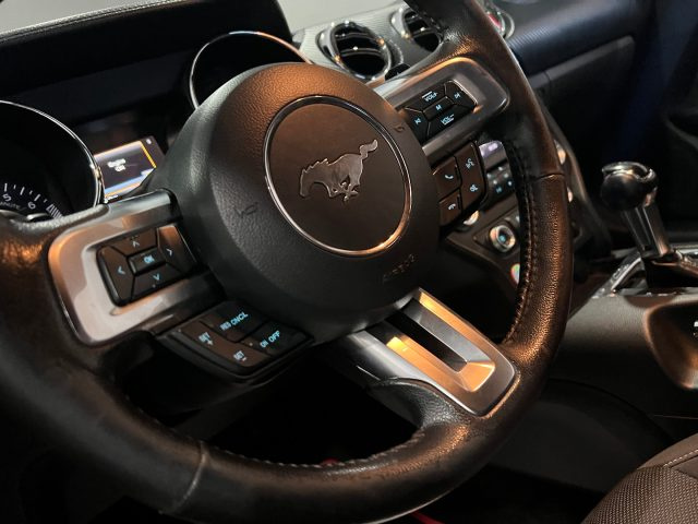 FORD Mustang usata, con Autoradio