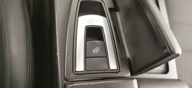 MERCEDES-BENZ E 220 usata 75