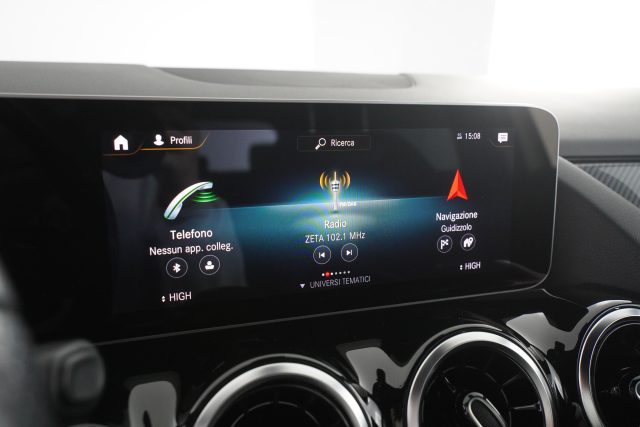 MERCEDES-BENZ CLA usata 16