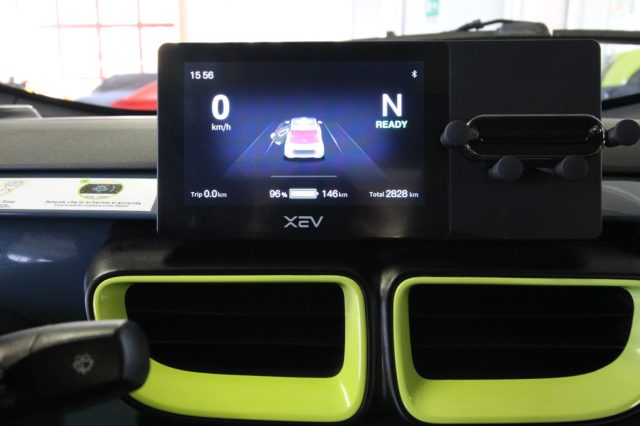 XEV Yoyo usata, con Specchietti laterali elettrici
