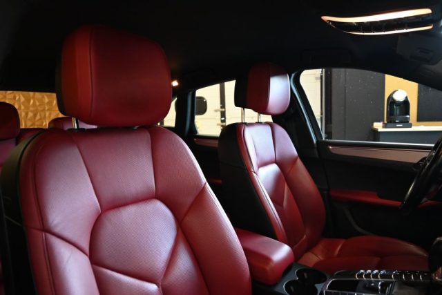 PORSCHE Macan usata 36