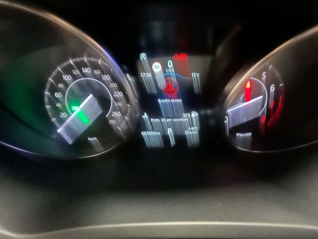 JAGUAR E-Pace usata, con Chiusura centralizzata