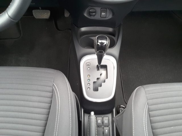 TOYOTA Yaris usata, con ESP