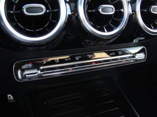 MERCEDES-BENZ GLA 200 usata, con Sensori di parcheggio anteriori