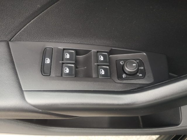 VOLKSWAGEN T-Cross usata, con Sedili riscaldati