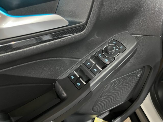 FORD Kuga usata, con USB