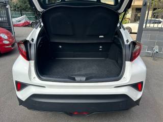 TOYOTA C-HR usata, con Sistema di navigazione