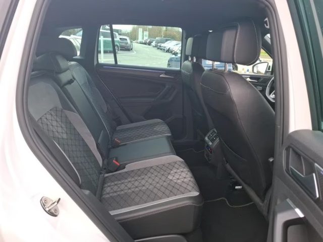 VOLKSWAGEN Tiguan usata, con Autoradio