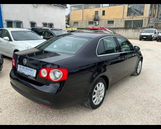 VOLKSWAGEN Jetta usata 23