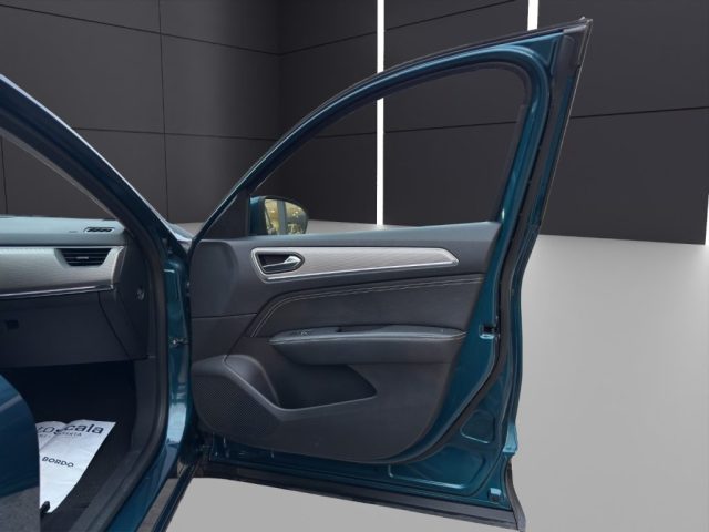 RENAULT Arkana usata, con USB