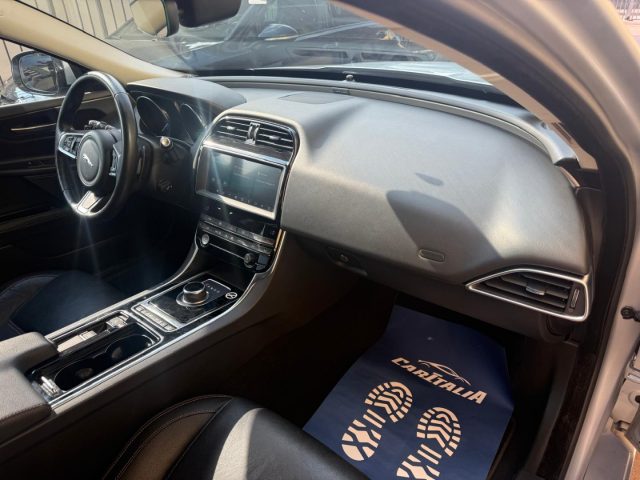 JAGUAR XE usata, con Controllo trazione