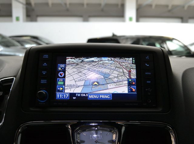 LANCIA Voyager usata, con Controllo automatico clima