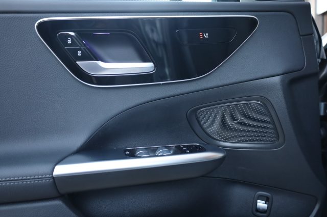 MERCEDES-BENZ C 300 usata 110