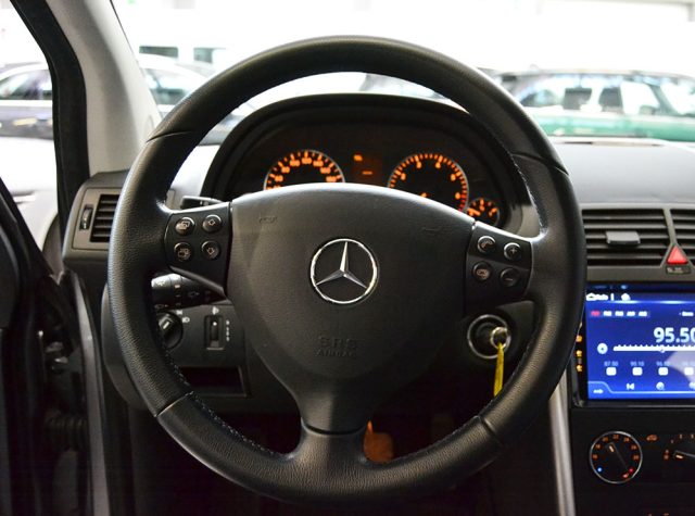 MERCEDES-BENZ A 180 usata, con Chiusura centralizzata