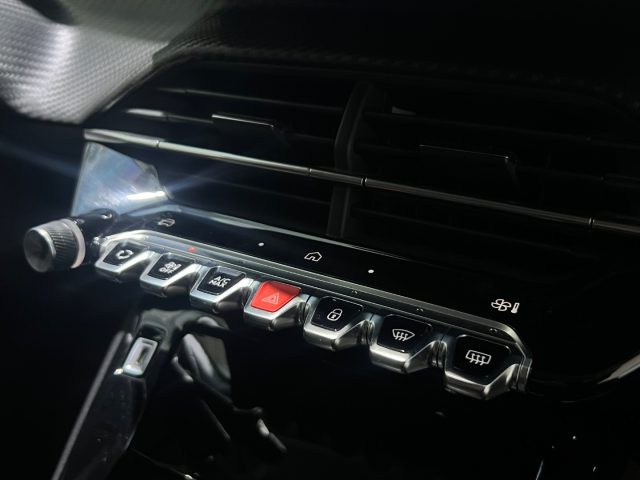 PEUGEOT 208 usata, con USB