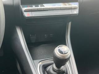 RENAULT Captur usata, con Autoradio digitale