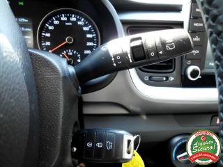 KIA Stonic usata, con Autoradio digitale