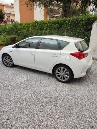 TOYOTA Auris usata, con Airbag