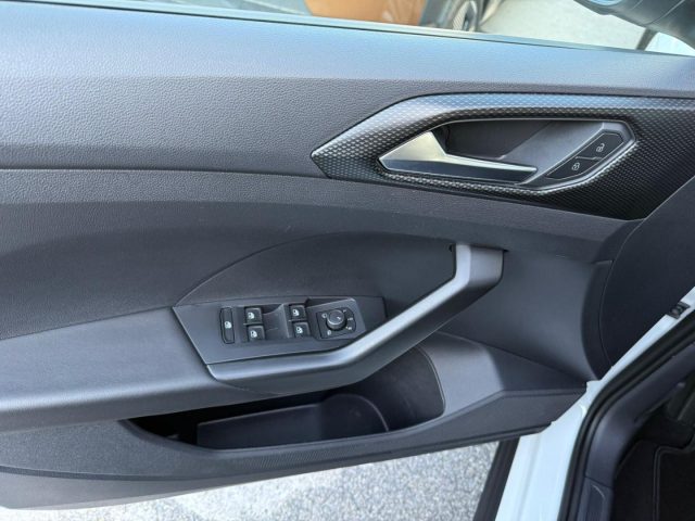 VOLKSWAGEN T-Cross usata 19