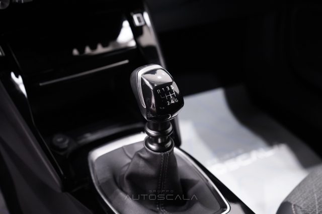 PEUGEOT 2008 usata, con USB