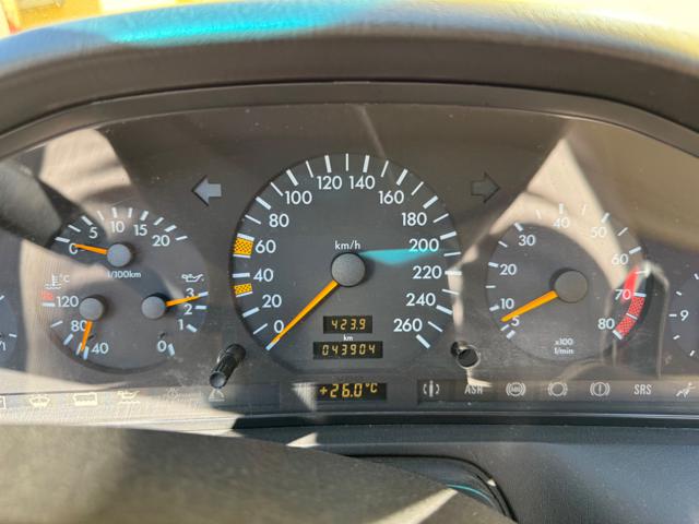 MERCEDES-BENZ SL 300 usata, con Chiusura centralizzata