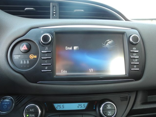 TOYOTA Yaris usata, con Isofix