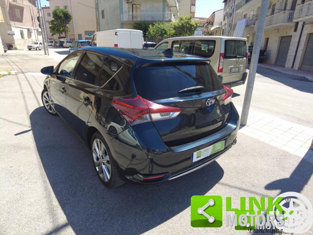 TOYOTA Auris usata 4