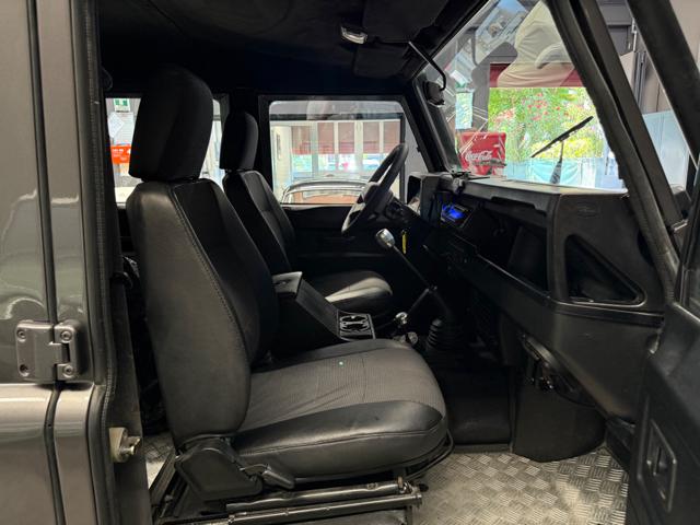 LAND ROVER Defender usata 25