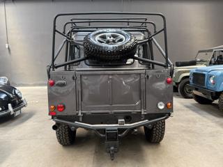 LAND ROVER Defender usata 4