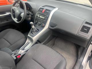 TOYOTA Auris usata, con Autoradio