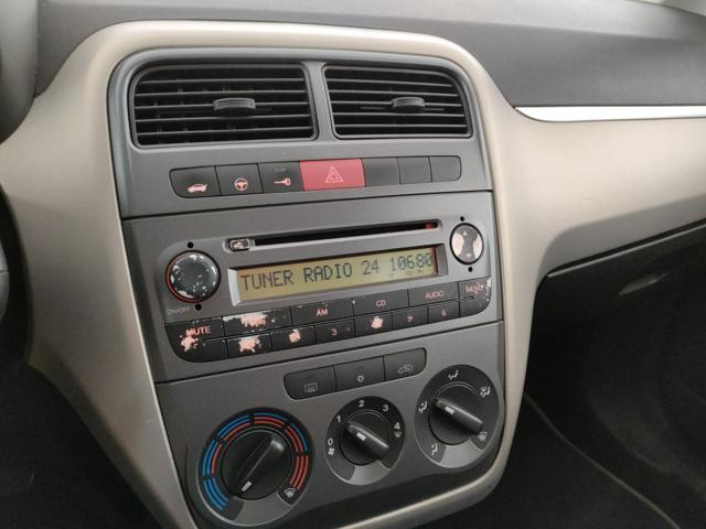 FIAT Punto usata, con Hill holder