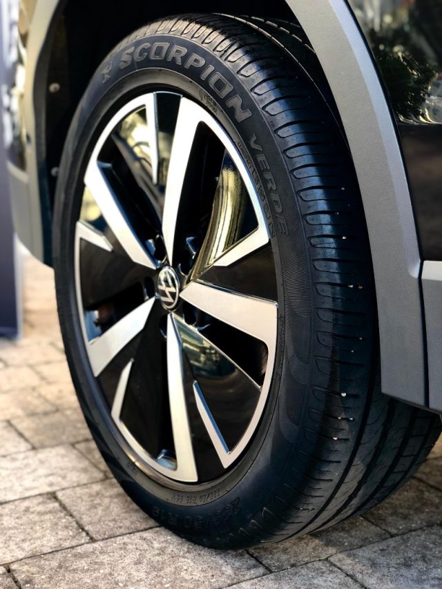 VOLKSWAGEN Tiguan usata, con Boardcomputer