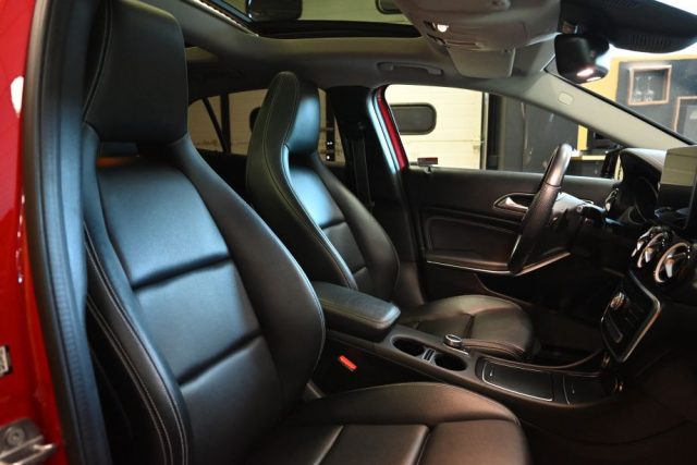 MERCEDES-BENZ GLA 200 usata 35